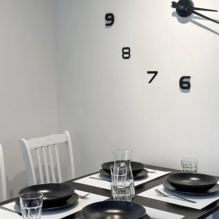 Asemapuisto Apartment *